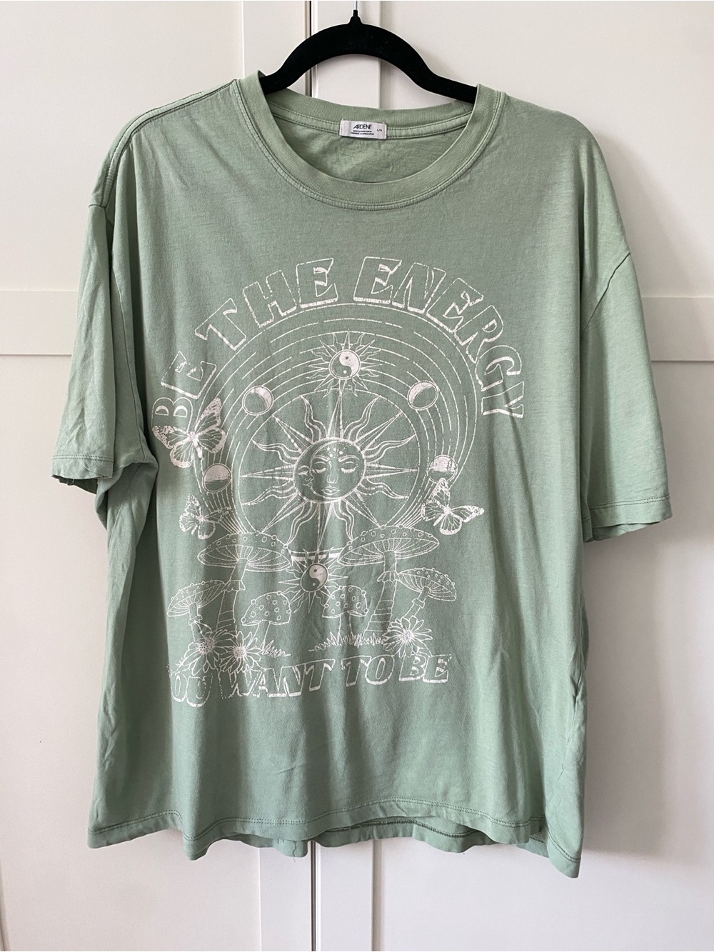 Ardene 100% Cotton Oversized Pistachio Sage Green Graphic Crewneck Tee Size L